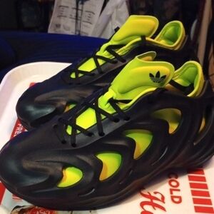 1 Pair Adidas Men's Adifom Q Core Black/Solar Yellow Size 8.5 NWOT